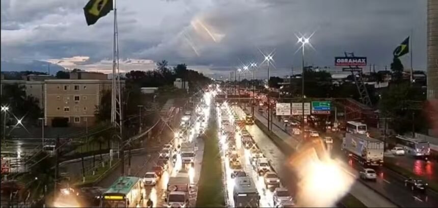 Rio do faz de conta: cidade para na primeira chuva