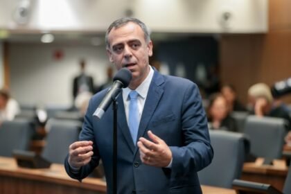 Pedágio trava motos na Transolímpica e deputado cobra papa-fila e até isenção de tarifa