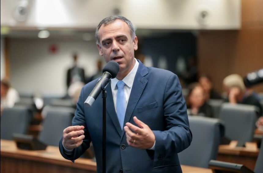 Pedágio trava motos na Transolímpica e deputado cobra papa-fila e até isenção de tarifa