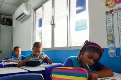 São Gonçalo acelera na climatização escolar: salto histórico em quatro anos