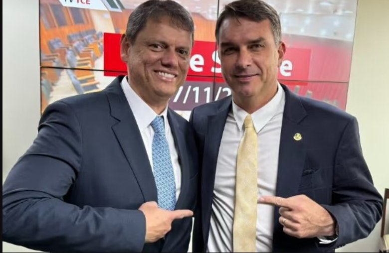 Tarcísio endossa PEC de Flávio Bolsonaro e dispara contra reeleição: 'Está fazendo mal ao Brasil'