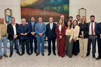 Prefeitos se reúnem com governo interino em defesa dos royalties