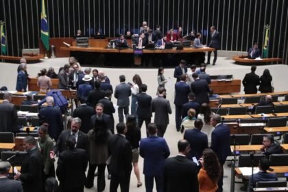 Maus perdedores: Câmara aprova prisão e multa para quem sabotar transição de governo