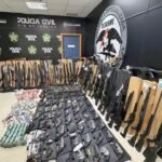 Polícia Civil estoura arsenal em São Gonçalo: apreende 160 armas e milhares de munições