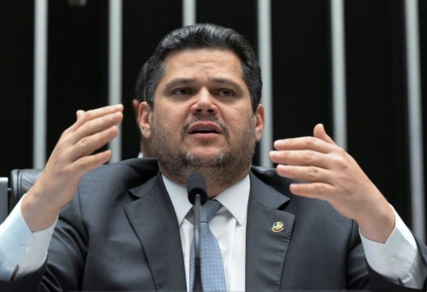 Pressão sobre Alcolumbre: oposição articula sessão exclusiva para votar PL da Dosimetria