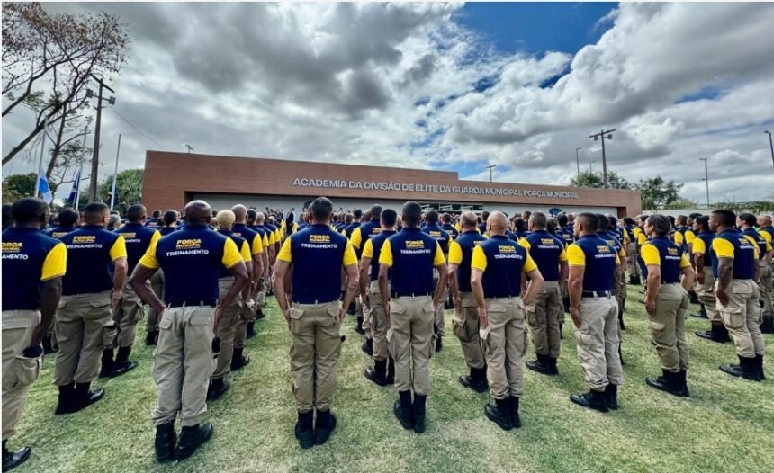 Cofres abertos, medalhas reluzentes: a pressa da Prefeitura em gastar antes de mostrar resultados