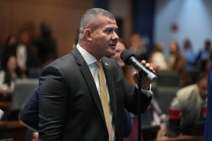 Inclusão sem interrupção: projeto na Alerj quer garantir o mesmo profissional de apoio para alunos especiais