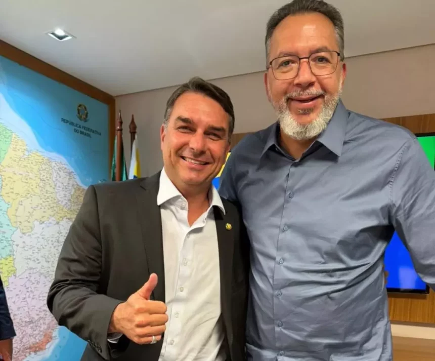 Flávio Bolsonaro publica vídeo nas redes em apoio a pré-candidatura de Márcio Canella ao Senado. Foto: Reprodução/Redes Sociais