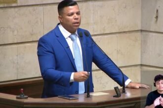 'Cafetões da fé': vereador rebate fala de Erika Hilton em plenário