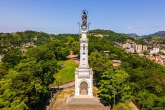 Após pressão política, Prefeitura de Niterói cede e anuncia reforma de monumento histórico fechado há anos