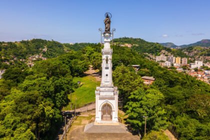 Após pressão política, Prefeitura de Niterói cede e anuncia reforma de monumento histórico fechado há anos