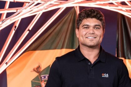 Vereador Rafael Satiê aprova medalha para Tallis Gomes e leva à Câmara do Rio empresário símbolo do Brasil que empreende e da liberdade de pensamento