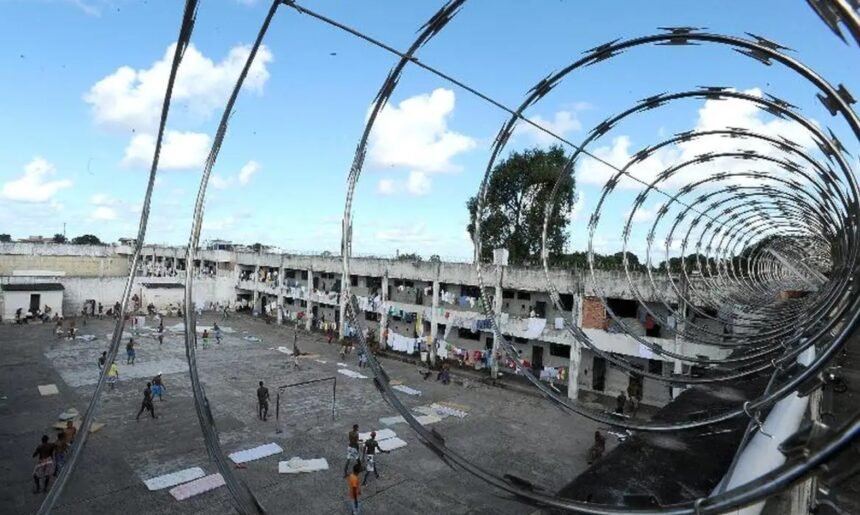 MATOU POLICIAL? VAI PARA SEGURANÇA MÁXIMA: Lei de Carlos Jordy que endurece prisão passa a valer
