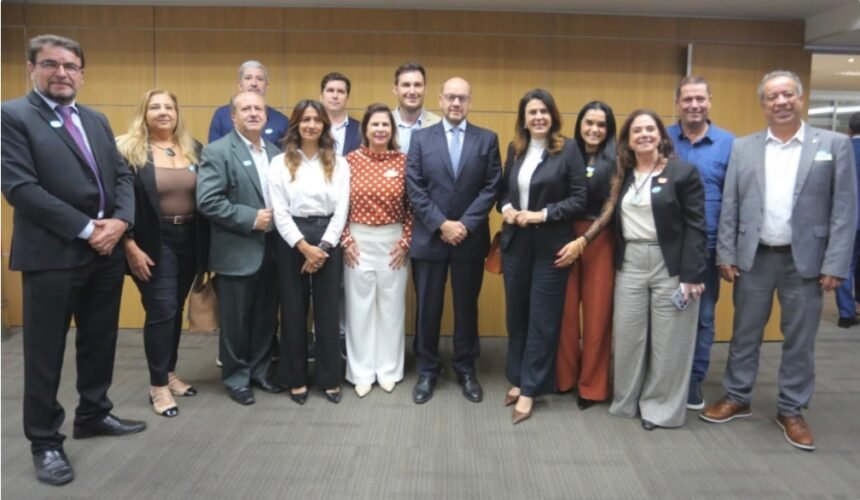 PRESSÃO NO PALÁCIO: prefeitos cobram obras, mas governo evita compromisso