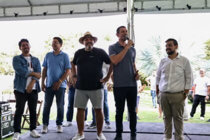 Douglas Ruas cumpre agenda em Tanguá com caminhada, visita a obras e reunião com lideranças
