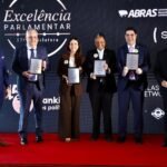 REFERÊNCIA NACIONAL: Altineu Côrtes leva prêmio e segue entre os parlamentares mais bem avaliados
