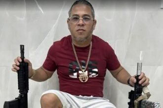 CHEFÃO DO CV DA PARAÍBA SE ESCONDE NO ALEMÃO — e reforça críticas à ADPF das Favelas