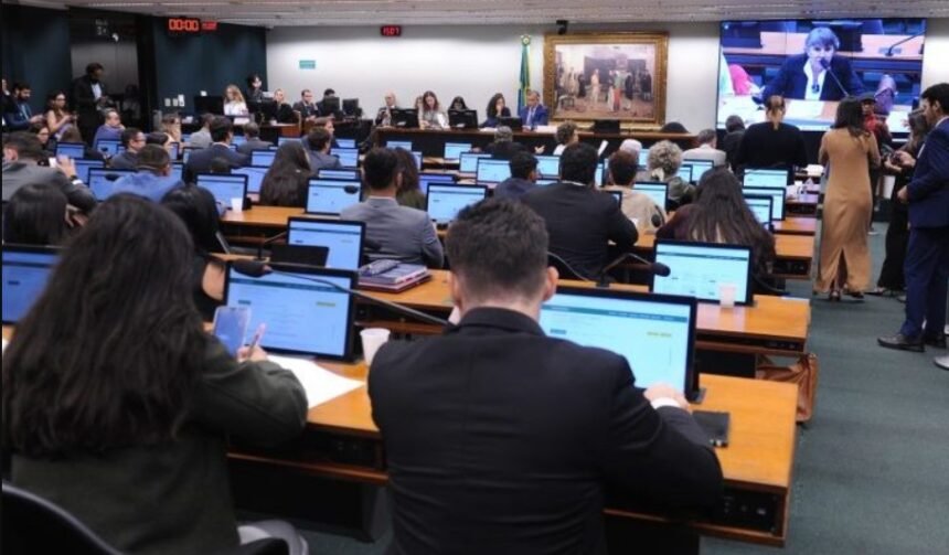 CADEIA PARA MENORES: direita atropela esquerda e CCJ da Câmara aprova redução para 16 anos