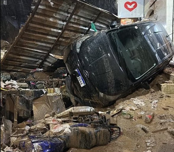 Choveu? O caos voltou: Rio sofre com alagamentos e risco de deslizamentos