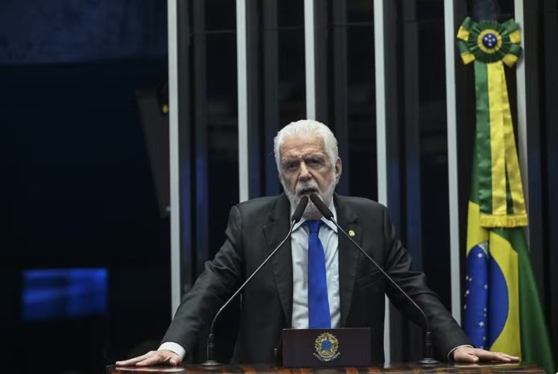 Líder do governo Lula no Senado é alvo da PF na fraude do Banco Master