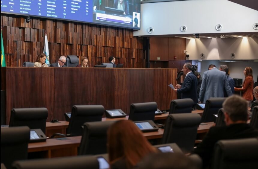 Alerj mexe nas comissões e redefine forças internas na Casa