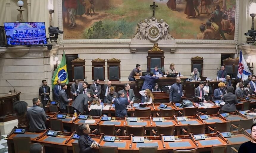 Câmara do Rio enterra projeto do PT após alerta de que morador deixaria de ser dono da própria casa