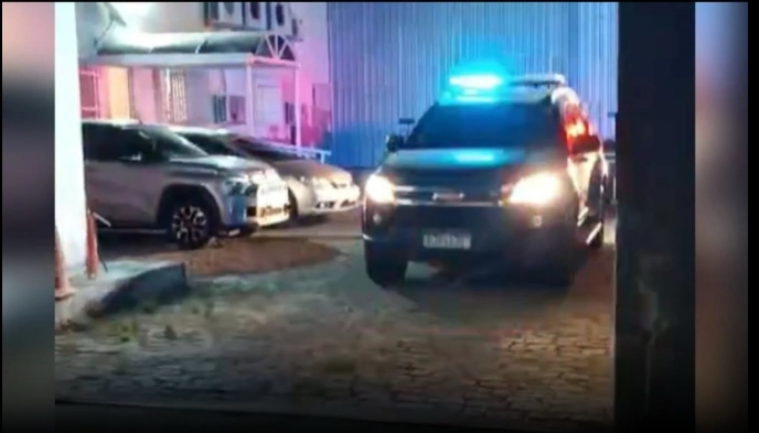 Fraude no transporte escolar: PF cumpre mandados em Rio das Ostras