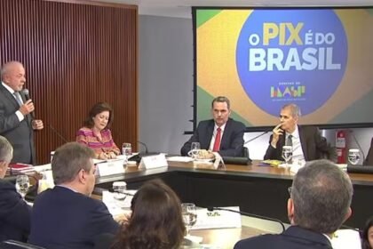 TARIFAÇO, XINGAMENTO E TRAIÇÃO: Lula parte pro ataque contra Trump e Flávio após ofensiva dos EUA