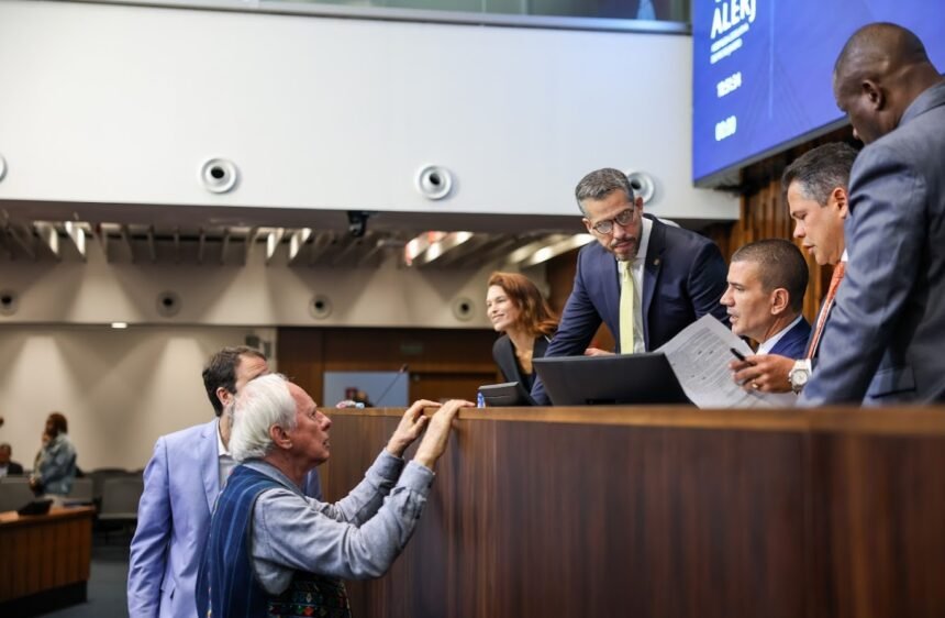 'Guerra às bets': direita e esquerda se unem na Alerj para tentar banir propaganda de apostas