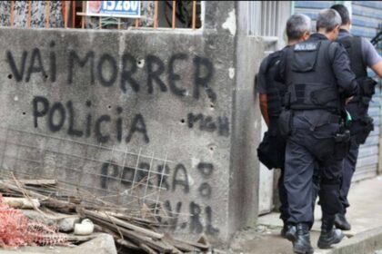 BLINDAGEM DO CRIME? Projeto pode tirar de policiais o direito à legítima defesa em operações com morte de criança