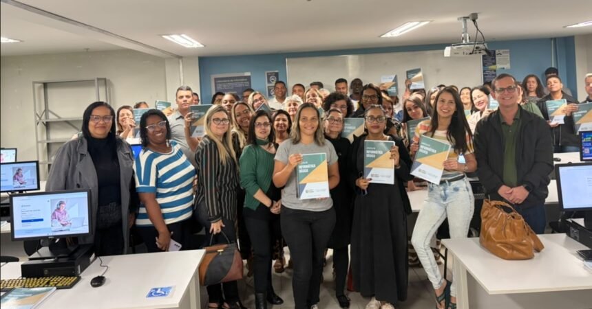 DE OLHO NO FUTURO: Meriti aposta em curso de informática para turbinar servidores da Educação