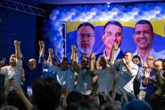 Ruas mostra força no interior: 6 prefeitos, vice e multidão em ato em Itaperuna