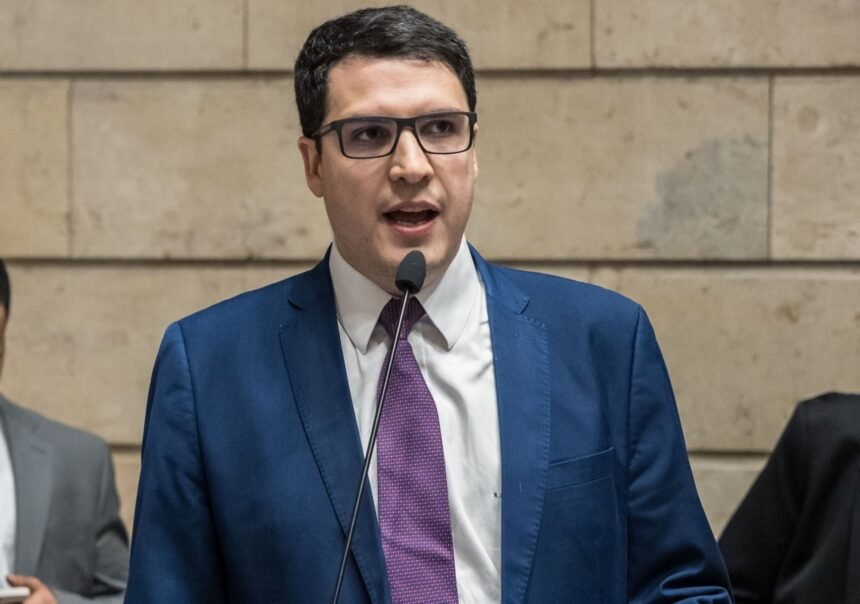 FOLGA EM TROCA DE ATO POLÍTICO? Vereador leva caso ao Ministério Público Eleitoral