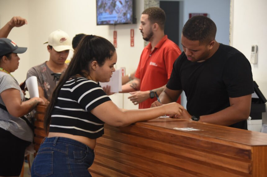 Prefeitura bota banco na rua: Mumbuca Móvel invade bairros e leva atendimento direto ao povo
