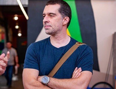 Enquanto o Brasil briga por banheiro, China e EUA disputam quem vai dominar a IA; ex-chefão do Google alerta: 'Podemos voltar para 1500'