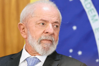 Lula chega à campanha com governo reprovado por 49,3% dos brasileiros, aponta Atlas/Bloomberg