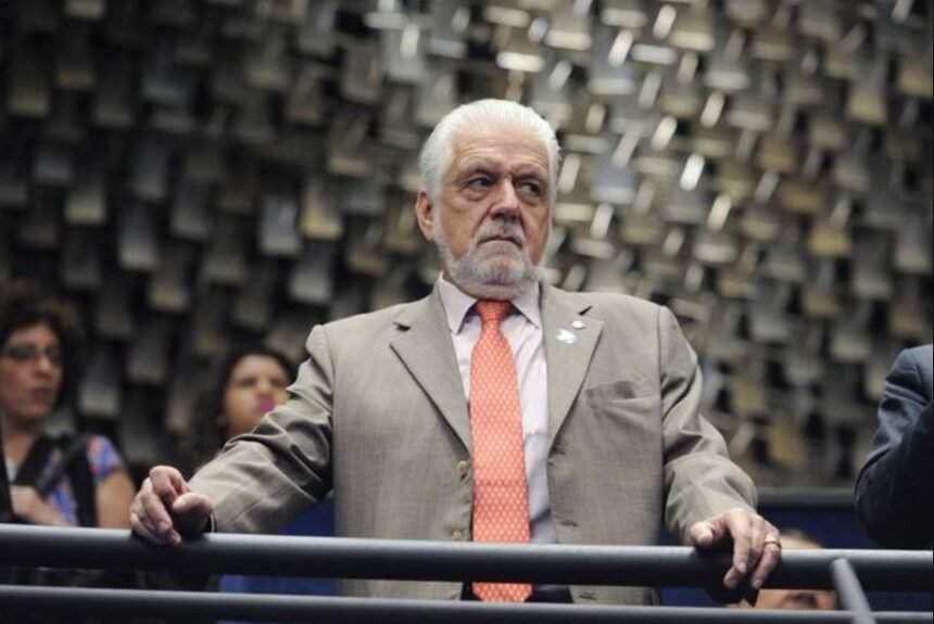 Atlas: 74% dos brasileiros acreditam que Jaques Wagner recebeu vantagens do Banco Master