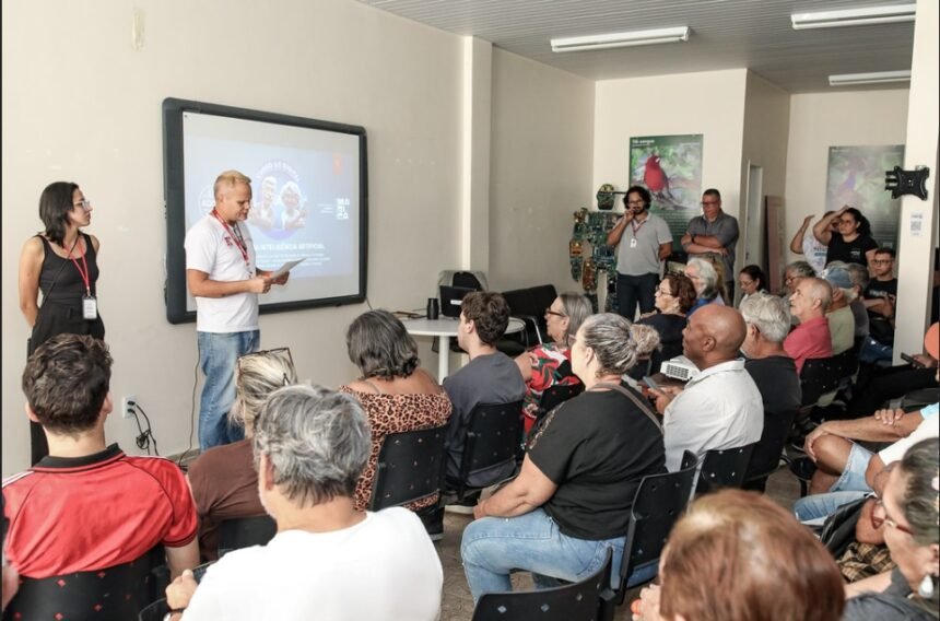 Idosos aprendem Inteligência Artificial em Maricá e ganham autonomia no dia a dia