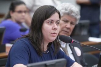 Esquerda radical cria nova bancada para defender socialismo e ampliar ofensiva contra a direita