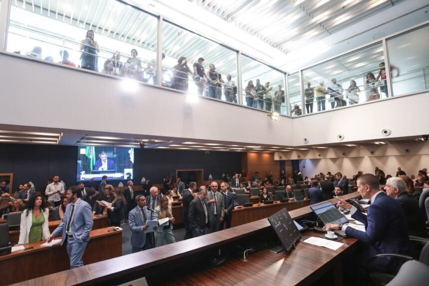Agora é lei: adicional de até 60% para servidores aprovado pela Alerj entra em vigor