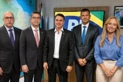 Atenção! Tem fofoca quente no ar