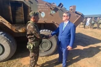 Exército faz demonstração de força para as eleições, e presidente do TRE-RJ acompanha operação antidrone