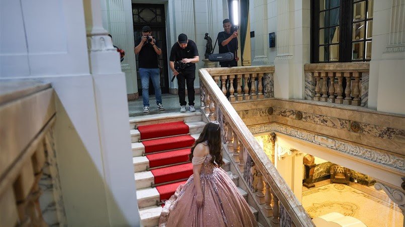 Palácio Tiradentes oferece espaço para ensaios fotográficos gratuitos e vira cenário dos sonhos para casamentos e debutantes
