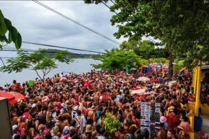 'Diga não ao Boto!': moradores de Paquetá se revoltam e fazem pressão contra carnaval fora de época
