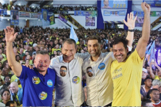 Automóvel Clube lota e grupo de Wladimir dá largada com demonstração de força