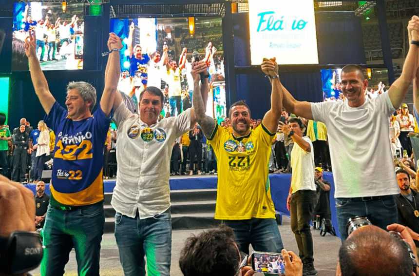 'Vai ter show, mas o protagonista será você': Douglas Ruas lança candidatura atacando Paes e Lula em evento com Flávio Bolsonaro