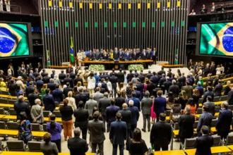 Congresso volta, mas entra em modo campanha: pautas polêmicas ficam na gaveta até depois das eleições