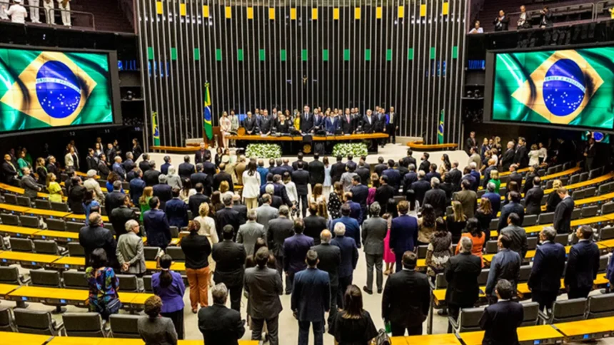 Congresso volta, mas entra em modo campanha: pautas polêmicas ficam na gaveta até depois das eleições