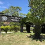Asfalto de papel? Prefeitura de Búzios contrata empresa de gráfica para obras de R$ 10,7 milhões
