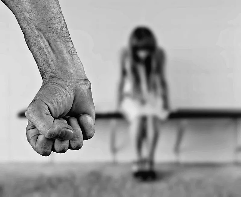 Crimes sexuais: projeto acaba com liberdade condicional de condenados